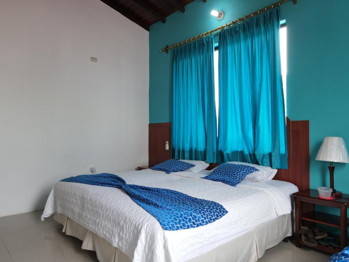 Hotel La Gran Tortuga - ᯤ Starlink Puerto Villamil Kültér fotó