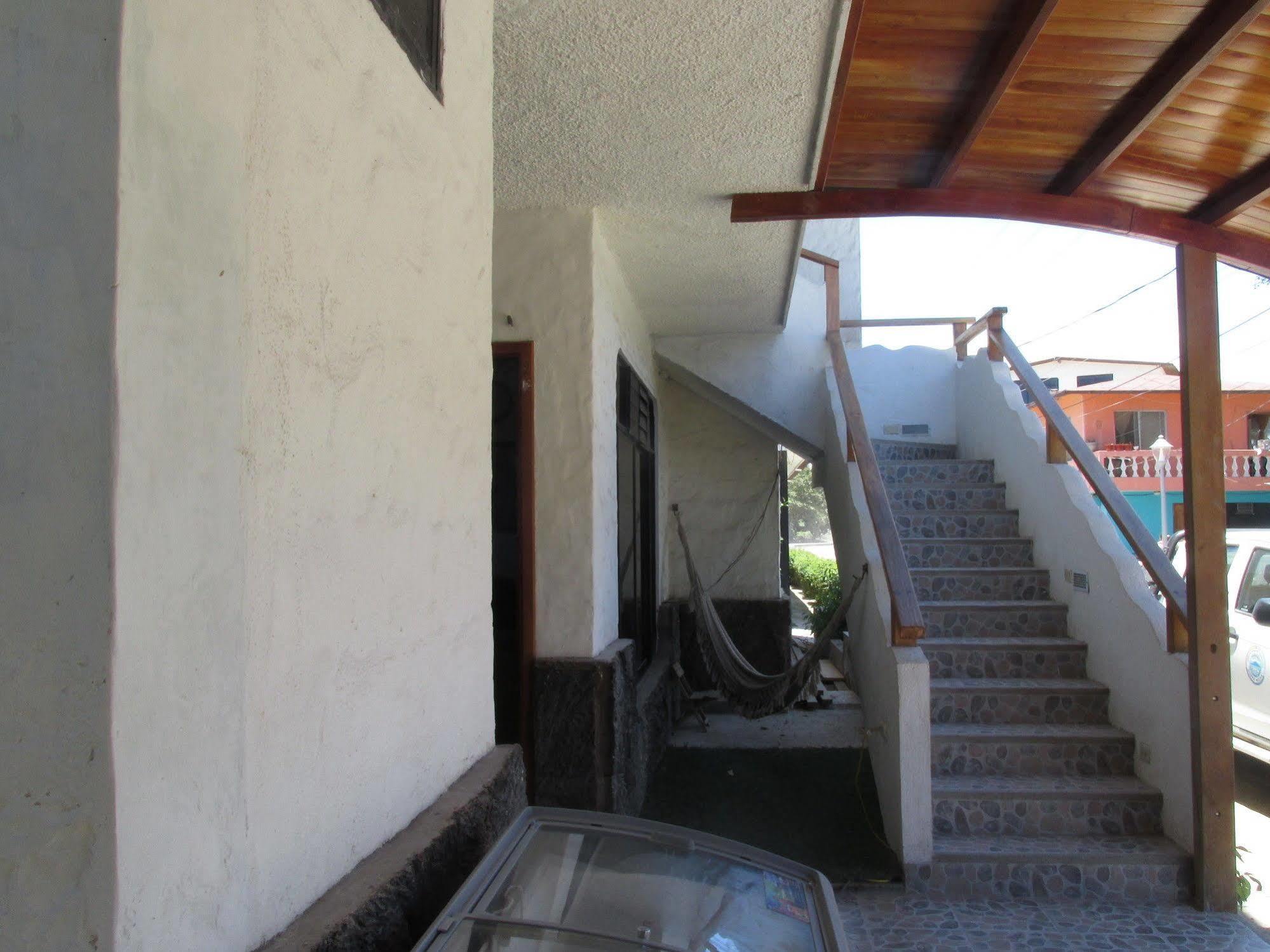 Hotel La Gran Tortuga - ᯤ Starlink Puerto Villamil Kültér fotó