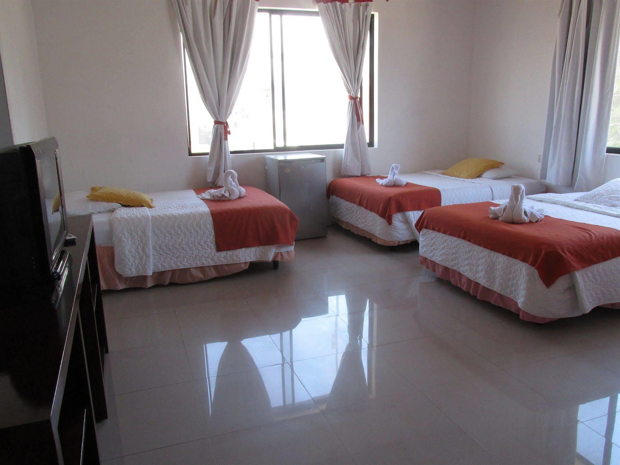 Hotel La Gran Tortuga - ᯤ Starlink Puerto Villamil Kültér fotó